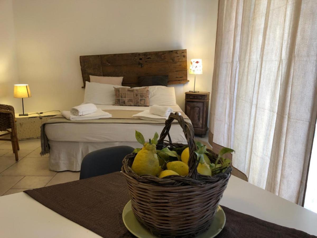 Odegos Mono & Trilo Bed & Breakfast Torre dell'Orso Exterior photo